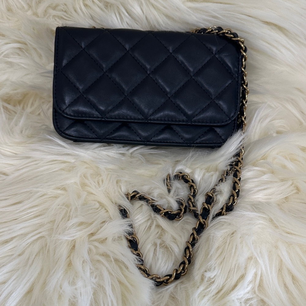 American Eagle Outfitters Black Quilted Crossbody Bag